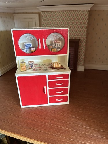 Dolls house 12th - dolls, scale